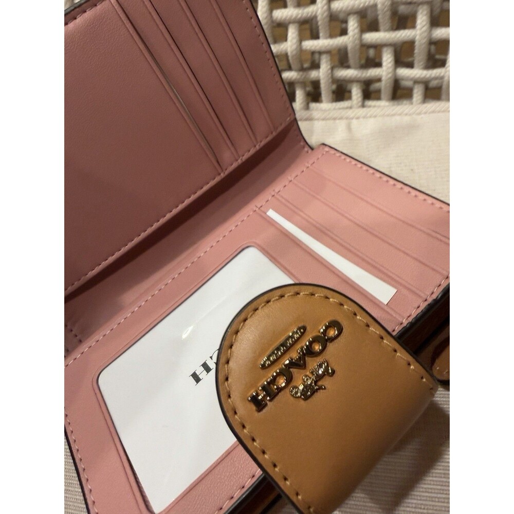 COACH CEC29 Medium Corner Zip Wallet Bifold Signature Canvas Powder Pink NWT - Picture 3 of 4